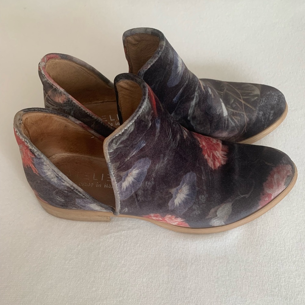 Used Atlier Velvet Bootie size 36